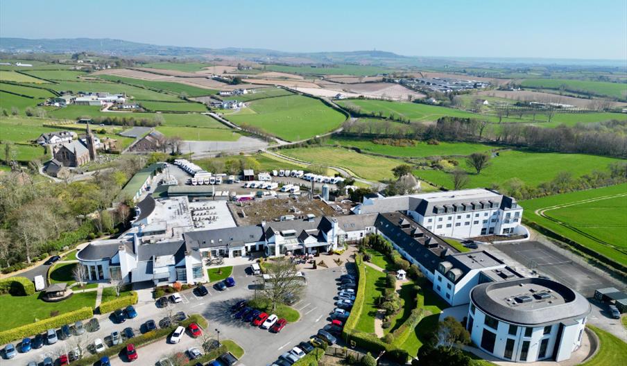 La Mon Hotel & Country Club