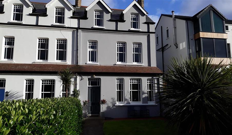 Dhu Varren Apartment