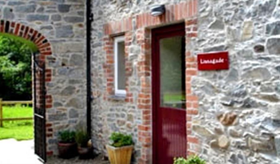 Loughbrickland Courtyard - Lisnagade