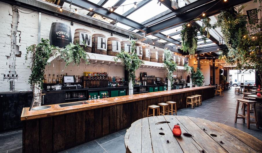 Whites Tavern, Garden & BeerHall (9)