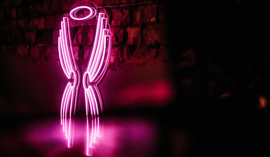 Angel and 2 bibles (1)