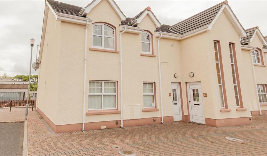 entrants to the apartment