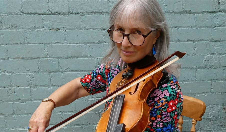 Ar Shiúl Leis Na Sióga – Away With the Fairies. Music & Paintings by Catharine Kingcome