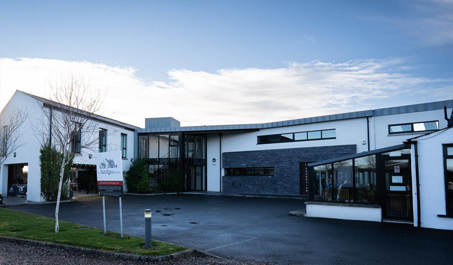 The exterior view of the front of the lodge.