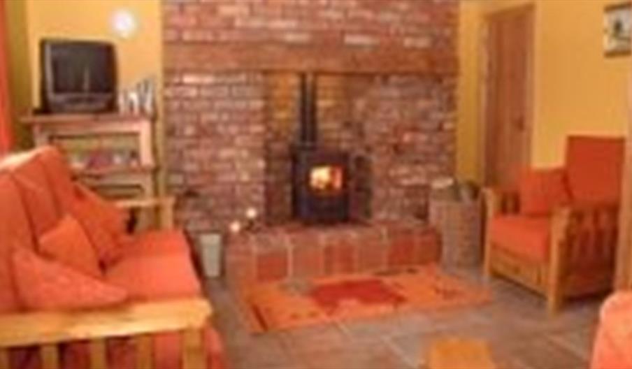 a photo of a living room