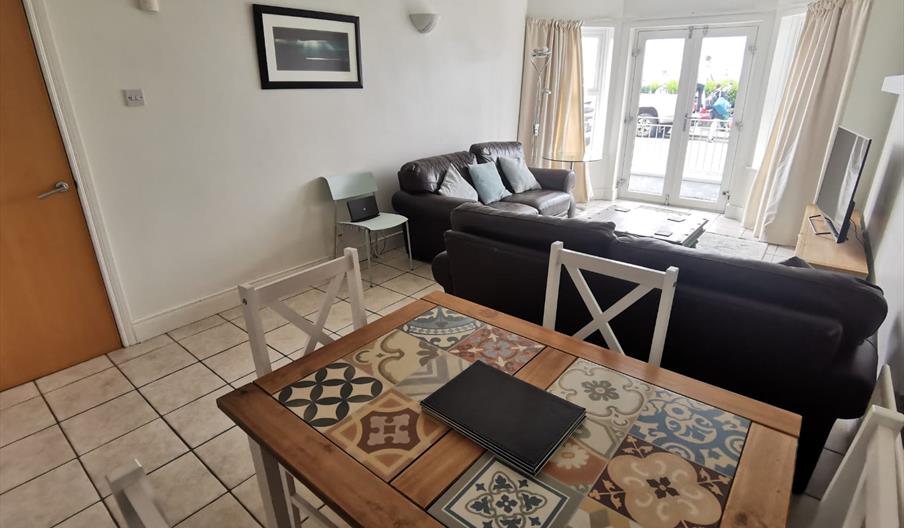 2 West Bay Apartmenta