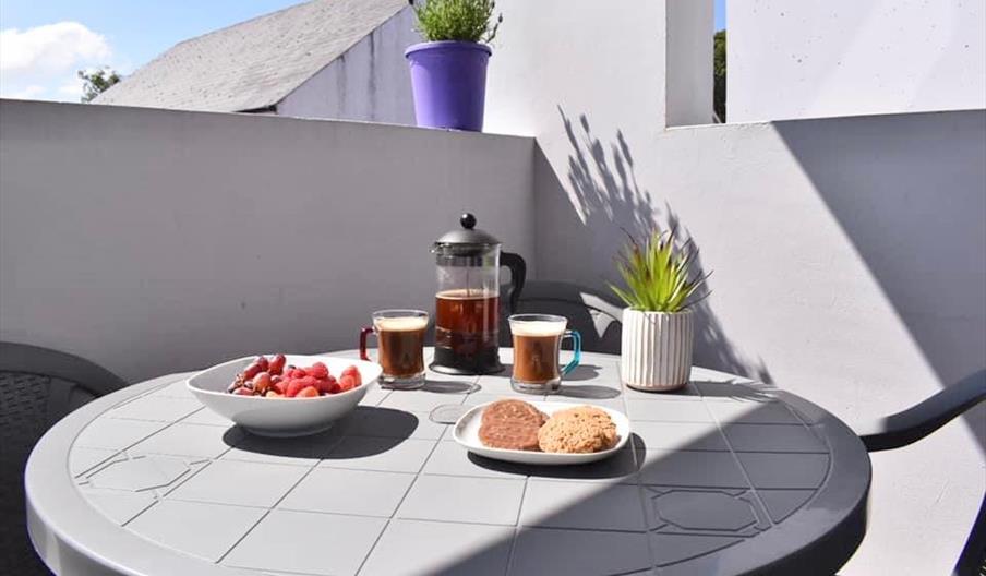 South facing balcony to enjoy the afternoon sun