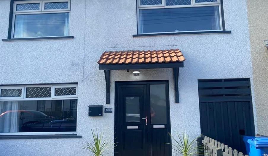 Bedroom 4 with double bunk bed and single bed above.