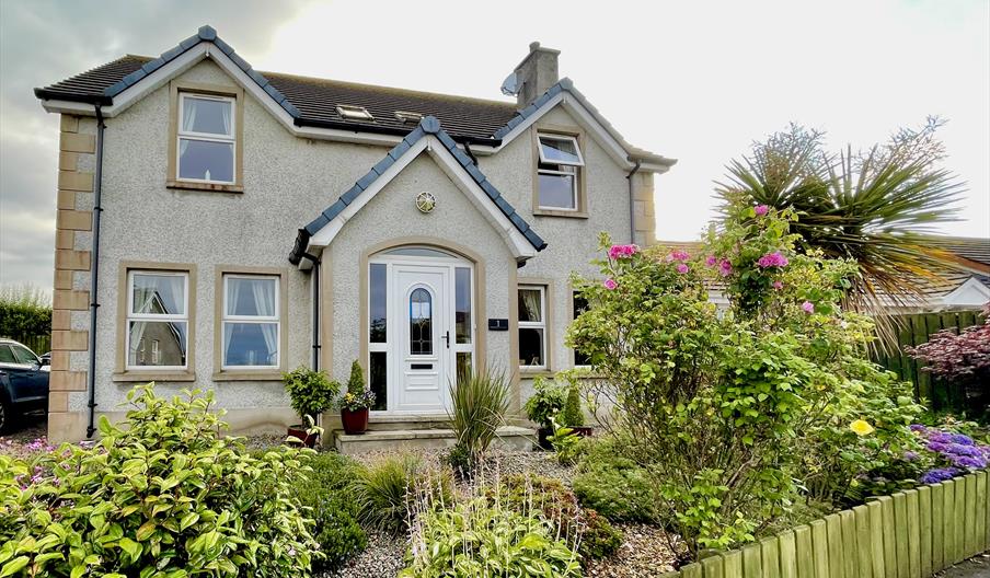 Mount Edwards Hill Guest House Exterior